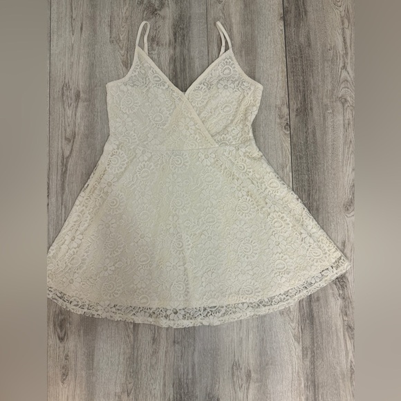 Mossimo Supply Co. Dresses & Skirts - Mossimo medium lace dress